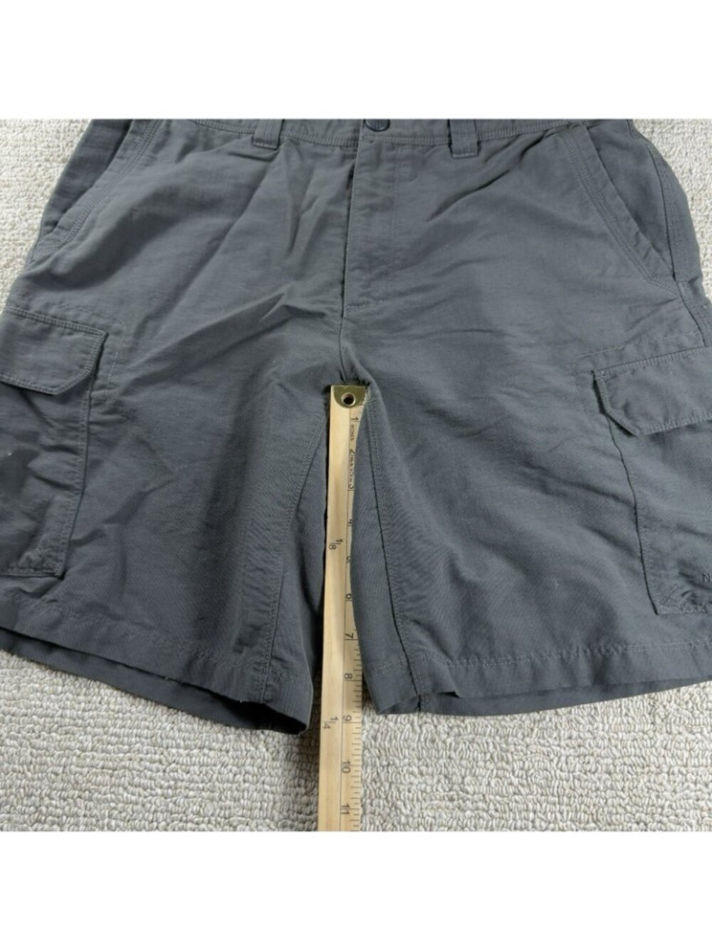 The North Face Khaki Cargo Shorts Gray Men’s Size 32 x 9 - Picture 5 of 6